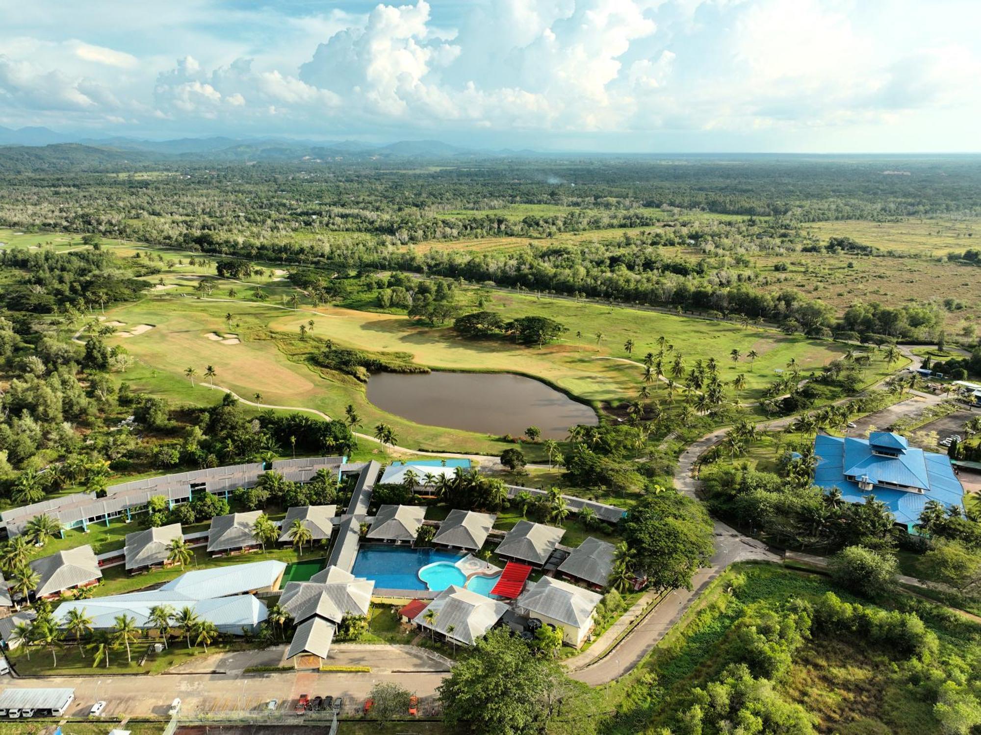 Artitaya Borneo Golf & Resort Papar Exterior photo